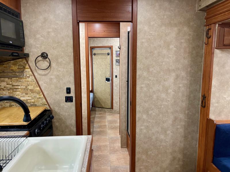 used Horse Trailers Sundowner Trailers  for sale, in Ottawa, IL Thumbnail 7