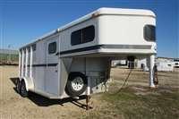 1999 Logan Coach 3H GN Stock Combo w/Front Dress Horse Trailer 1999 Logan Coach 3H GN Stock Combo w/Front Dress Horse Trailer