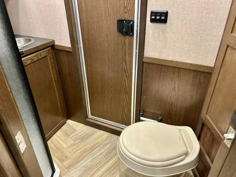 new Horse Trailers Lakota  for sale, in Ottawa, IL Thumbnail 8