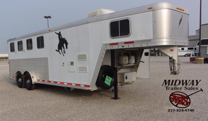 2002 Featherlite 4H w/ 5' SW LQ GN Horse Trailer 2002 Featherlite 4H w/ 5' SW LQ GN Horse Trailer