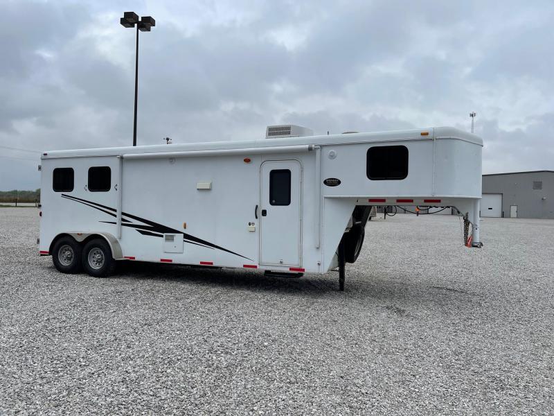 2013 Bison Trailers 7210TH LQ W/ 10' SW Horse Trailer 2013 Bison Trailers 7210TH LQ W/ 10' SW Horse Trailer