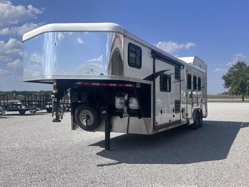 used Horse Trailers Bison Trailers  for sale, in Litchfield, IL Thumbnail 4