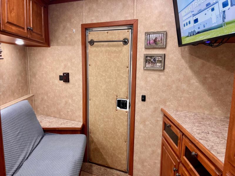 used Horse Trailers Sundowner Trailers  for sale, in Ottawa, IL Thumbnail 12