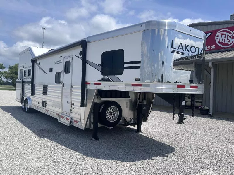 new Horse Trailers Lakota  for sale, in Litchfield, IL Thumbnail 4