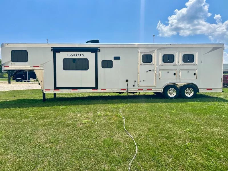 new Horse Trailers Lakota  for sale, in Ottawa, IL Thumbnail 5