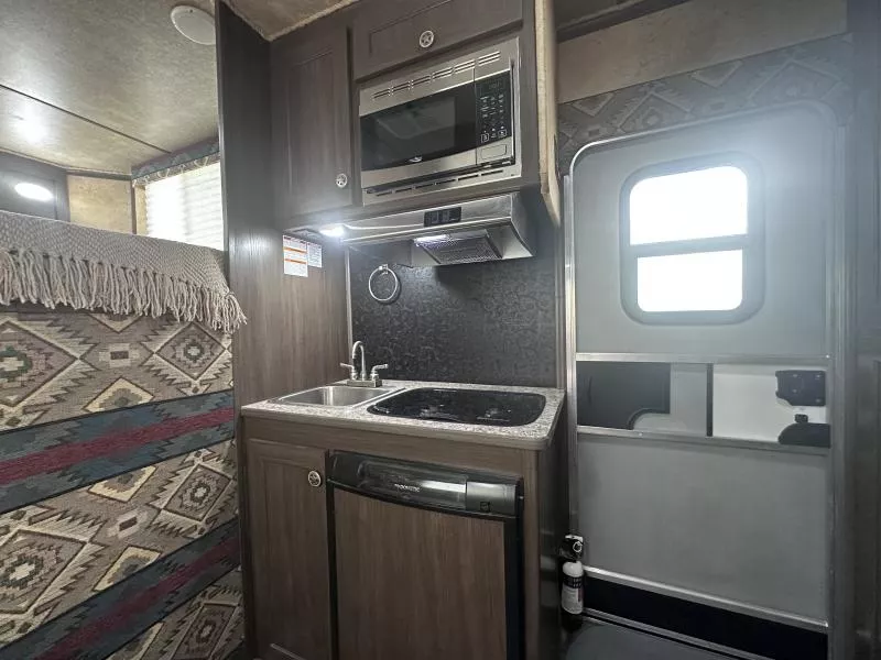 used Horse Trailers Harmar  for sale, in Litchfield, IL Thumbnail 9