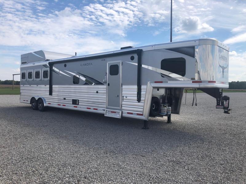 2021 Lakota Bighorn 8416 w/ 16' SW & Slide GN Horse Trailer 2021 Lakota Bighorn 8416 w/ 16' SW & Slide GN Horse Trailer