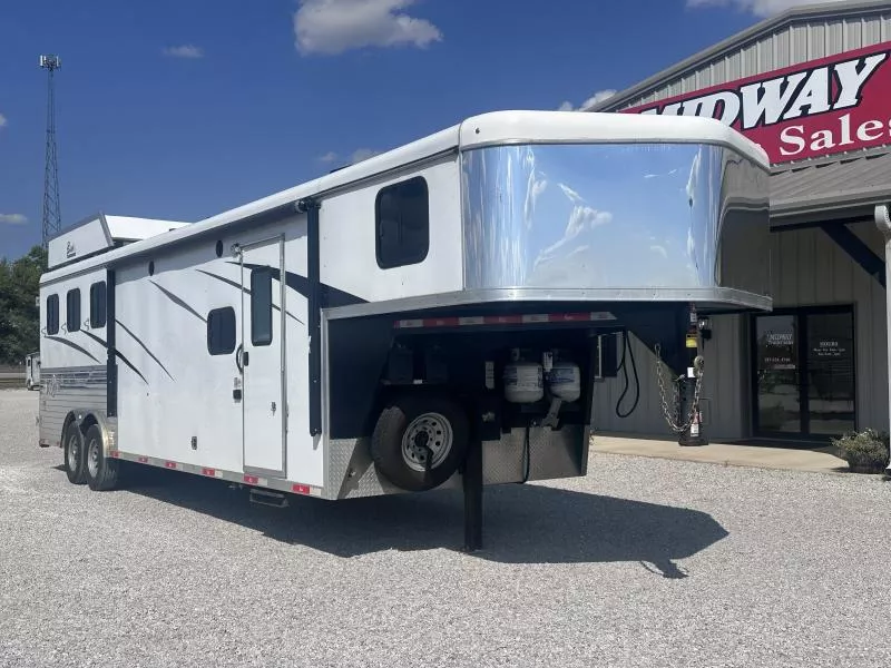 used Horse Trailers Bison Trailers  for sale, in Litchfield, IL Thumbnail 2