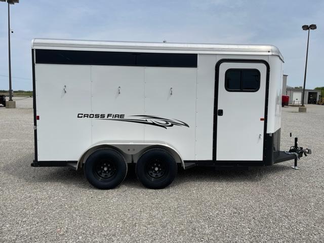 2022 Logan Coach Cross Fire 3H w/ 24" Dress BP Horse Trailer 2022 Logan Coach Cross Fire 3H w/ 24" Dress BP Horse Trailer