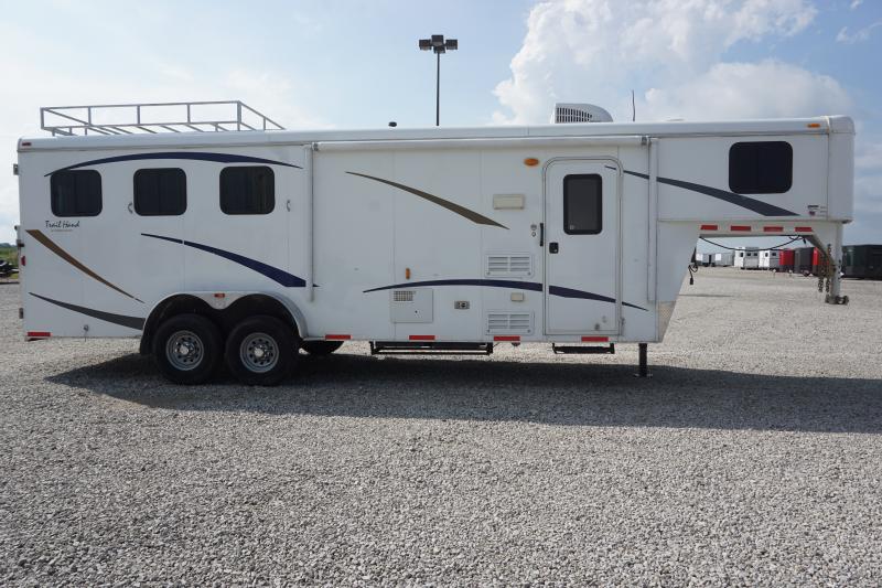 2014 Bison Trailers 380TH 3H w/8' SW GN Horse Trailer 2014 Bison Trailers 380TH 3H w/8' SW GN Horse Trailer