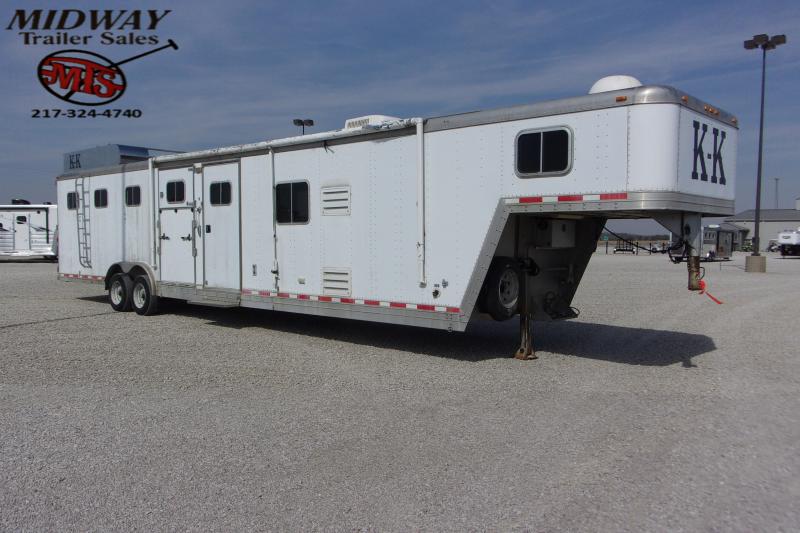2001 Featherlite 4H w/19' Straight Wall & LQ GN Horse Trailer 2001 Featherlite 4H w/19' Straight Wall & LQ GN Horse Trailer