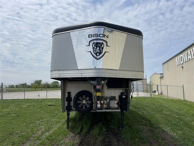 used Horse Trailers Bison Trailers  for sale, in Ottawa, IL Thumbnail 3