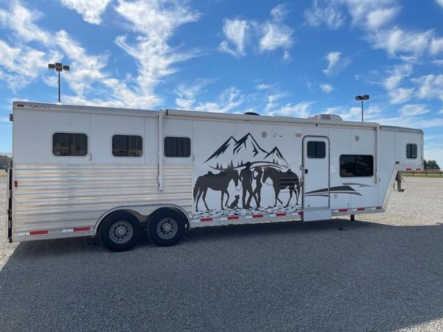 2011 Exiss Trailers 8314 w/ 14' SW LQ GN Horse Trailer 2011 Exiss Trailers 8314 w/ 14' SW LQ GN Horse Trailer