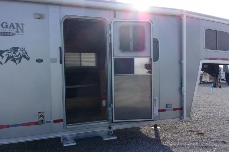 Logan Razor Trailer 2012 Logan Coach 8311 Razor XLT 3H w/ 11' SW LQ TA GN Horse Trailer in ...