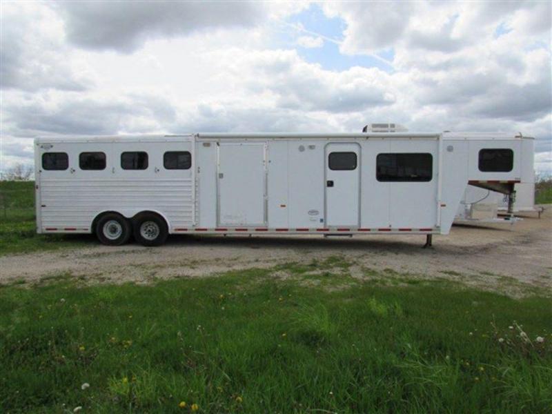 2000 Hart Trailers 4H w/ 14' SW LQ GN 2000 Hart Trailers 4H w/ 14' SW LQ GN