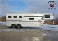 1994 Sundowner Trailers 3H w/5' SW LQ GN Horse Trailer 1994 Sundowner Trailers 3H w/5' SW LQ GN Horse Trailer