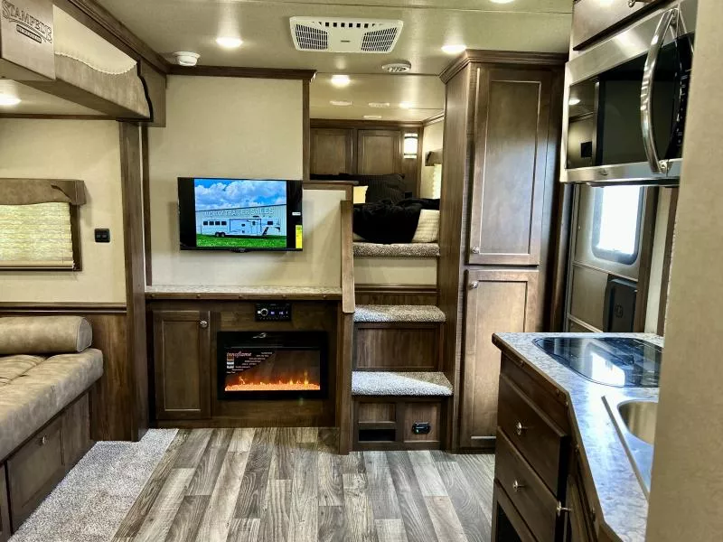 new Horse Trailers Merhow Trailers  for sale, in Ottawa, IL Thumbnail 12