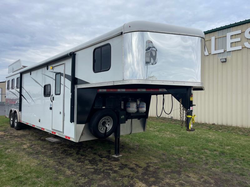 used Horse Trailers Bison Trailers  for sale, in Ottawa, IL Thumbnail 2