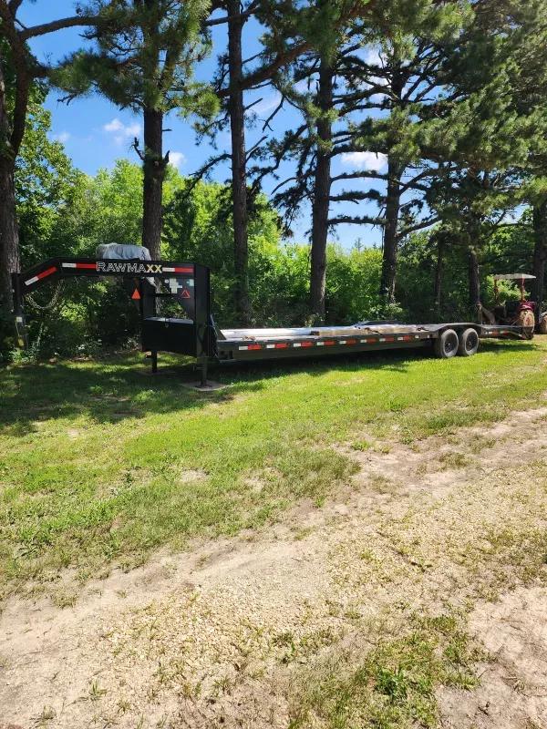 2022 LDX-36 Gooseneck dovetail flatbed.