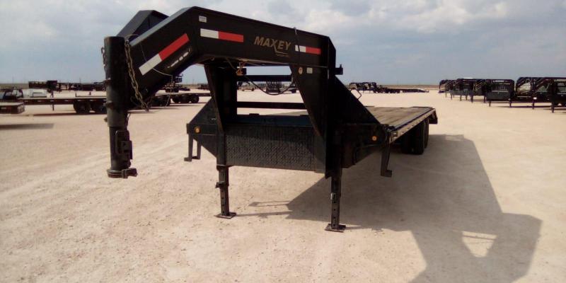 2010 MAXXD 102"x32' Equipment Trailer 2010 MAXXD 102"x32' Equipment Trailer