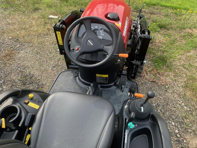YANMAR SA221 Tractor with Loader and Bucket 21 HP 10 Year