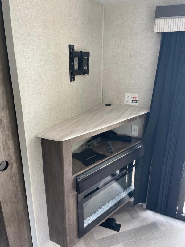 2021 Forest River SALEM 36VBDS Travel Trailer Sliding Glass Door Bunks Versa Lounge