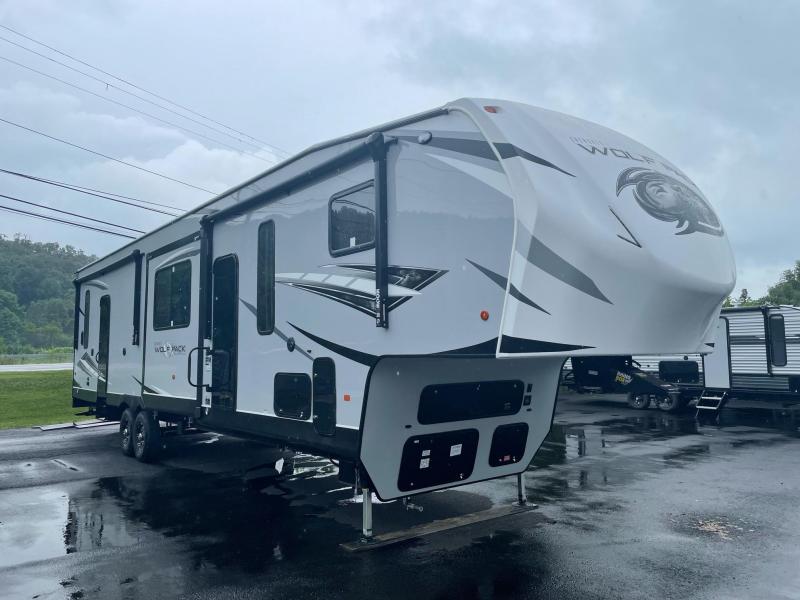 2022 CHEROKEE WOLF PACK 355PACK14 Fifth Wheel Toy Hauler - Large 16 cu ft Refrigerator - Dual 15k ACs - Yamaha 5500 Watt Generator - 30 Gallon Fuel Station - 96 Gallon Fresh Water - King Bed 2022 CHEROKEE WOLF PACK 355PACK14 Fifth Wheel Toy Hauler - Large 16 cu ft Refrigerator - Dual 15k ACs - Yamaha 5500 Watt Generator - 30 Gallon Fuel Station - 96 Gallon Fresh Water - King Bed
