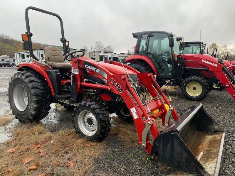 2006 CASE IH DX33 Tractor with Loader 2006 CASE IH DX33 Tractor with Loader
