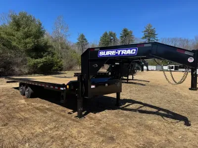 2026 Sure-Trac 8.5x24 Gooseneck 17.6K Power Tilt Deckover Equipment Trailer w/Hydraulic Jacks