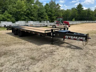 2027 PJ 8.5x19+5 Powder Coated 25K Deckover Equipment Trailer w/Full Width Ramps
