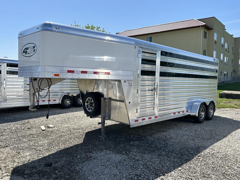new Horse Trailers 4-Star Trailers  for sale, in Crawfordsville, IN Thumbnail 2