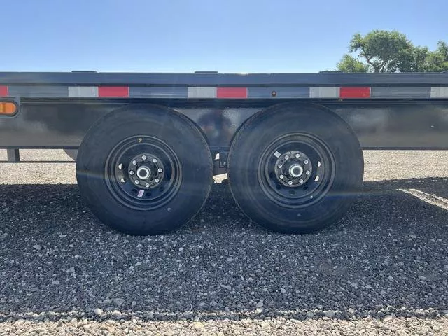 new Equipment / Flatbed Trailers Lamar Trailers  for sale, in Lubbock, TX Thumbnail 12