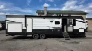 2021 Keystone Hideout 318BR