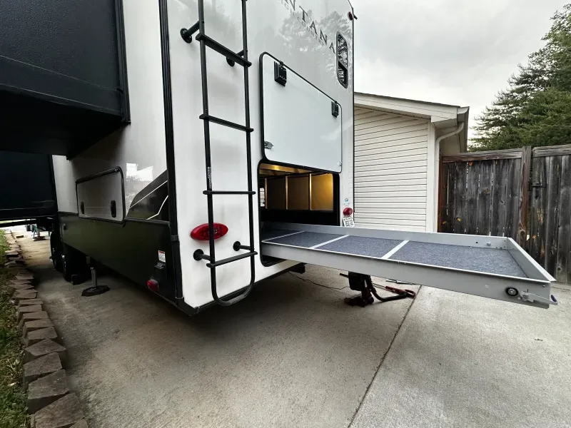 used Fifth Wheel Trailers Keystone RV Montana High Country for sale, in Powell, TN Thumbnail 3